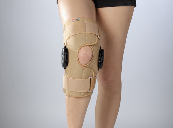 SUPERIOR KNEE SUPPORT W/ ROMHIN D7-010